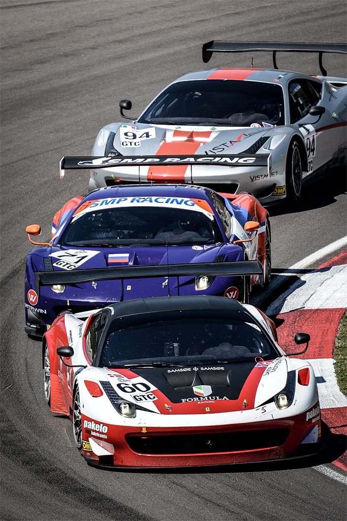 Den førende i GTC klassen - den danske Ferrari
(Foto: Formula Racing)